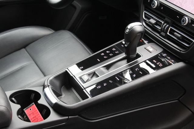 Used 2022 Porsche Macan image 27