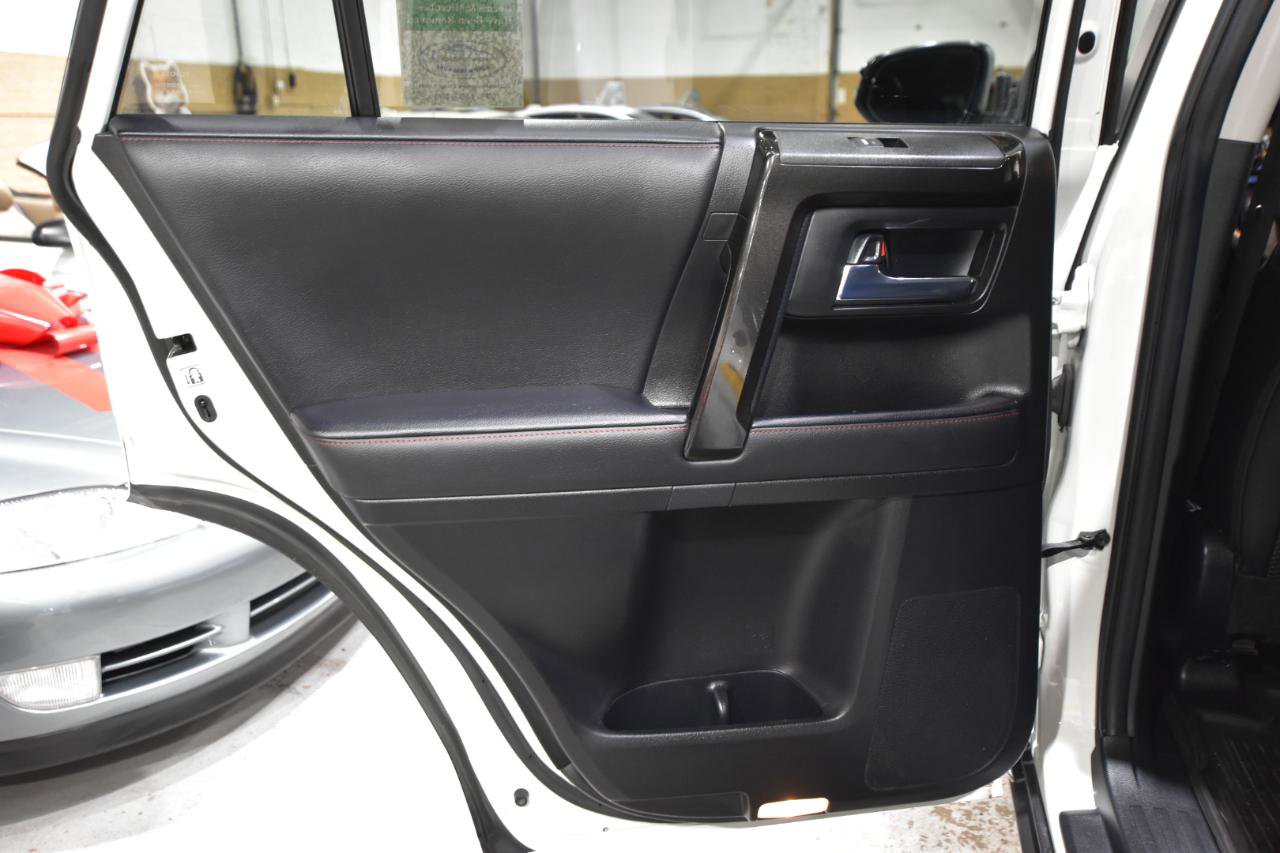 Used 2021 Toyota 4Runner Venture w/ Moonroof Package AWD/4WD image 54