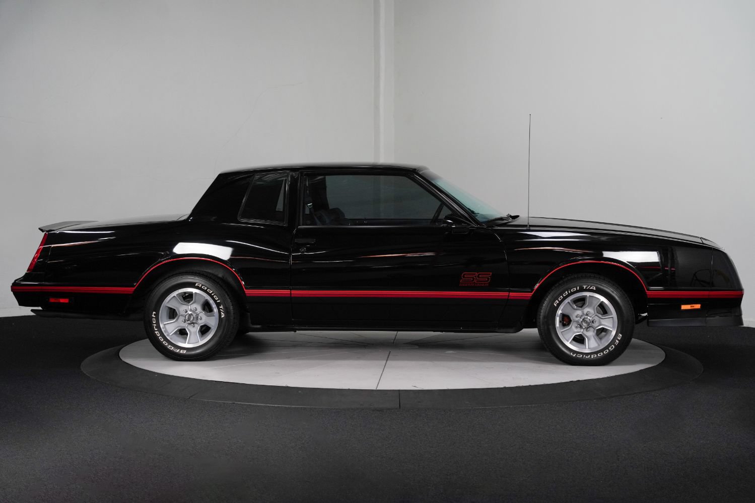 Used 1988 Chevrolet Monte Carlo SS RWD image 8