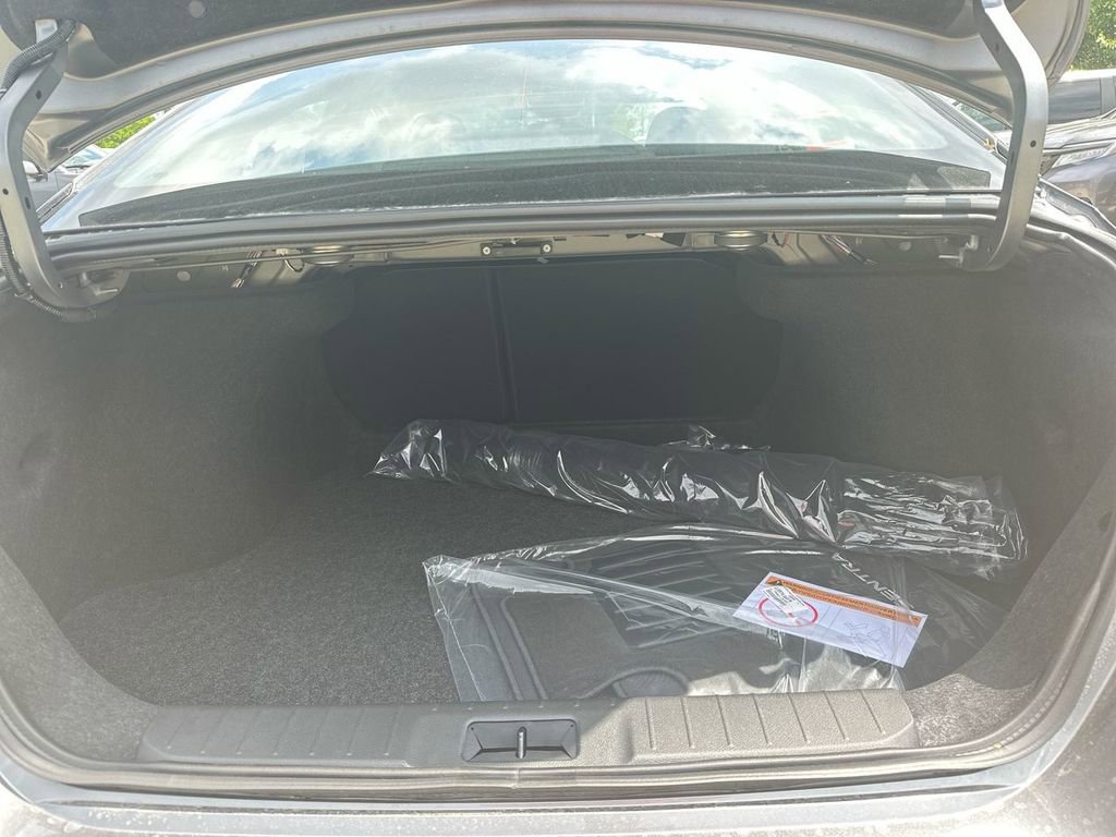 Used 2025 Nissan Sentra S FWD image 31