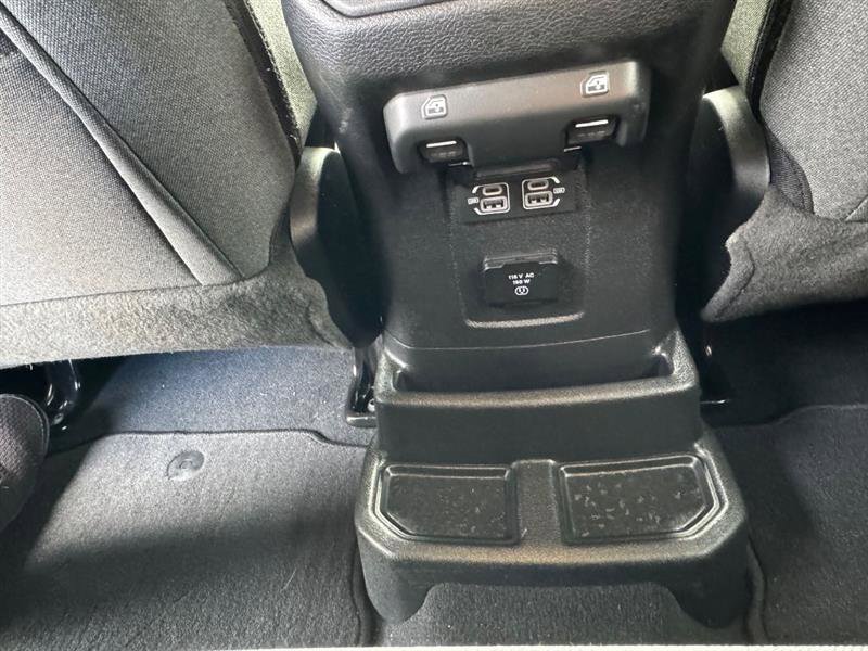Used 2024 Jeep Wrangler Sahara image 38