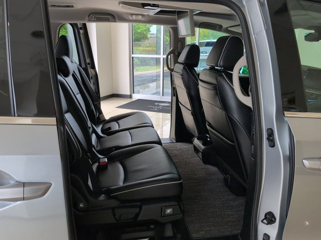 Used 2025 Honda Odyssey Elite image 49