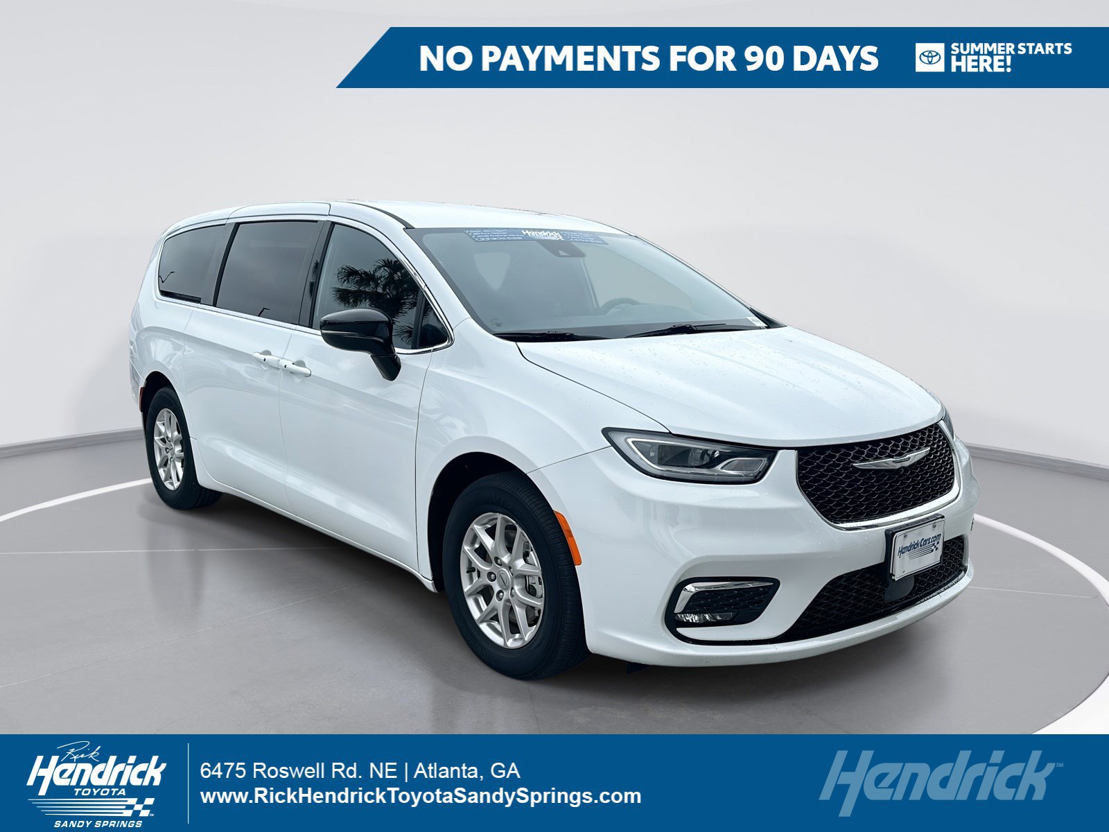Used 2025 Chrysler Pacifica Select
