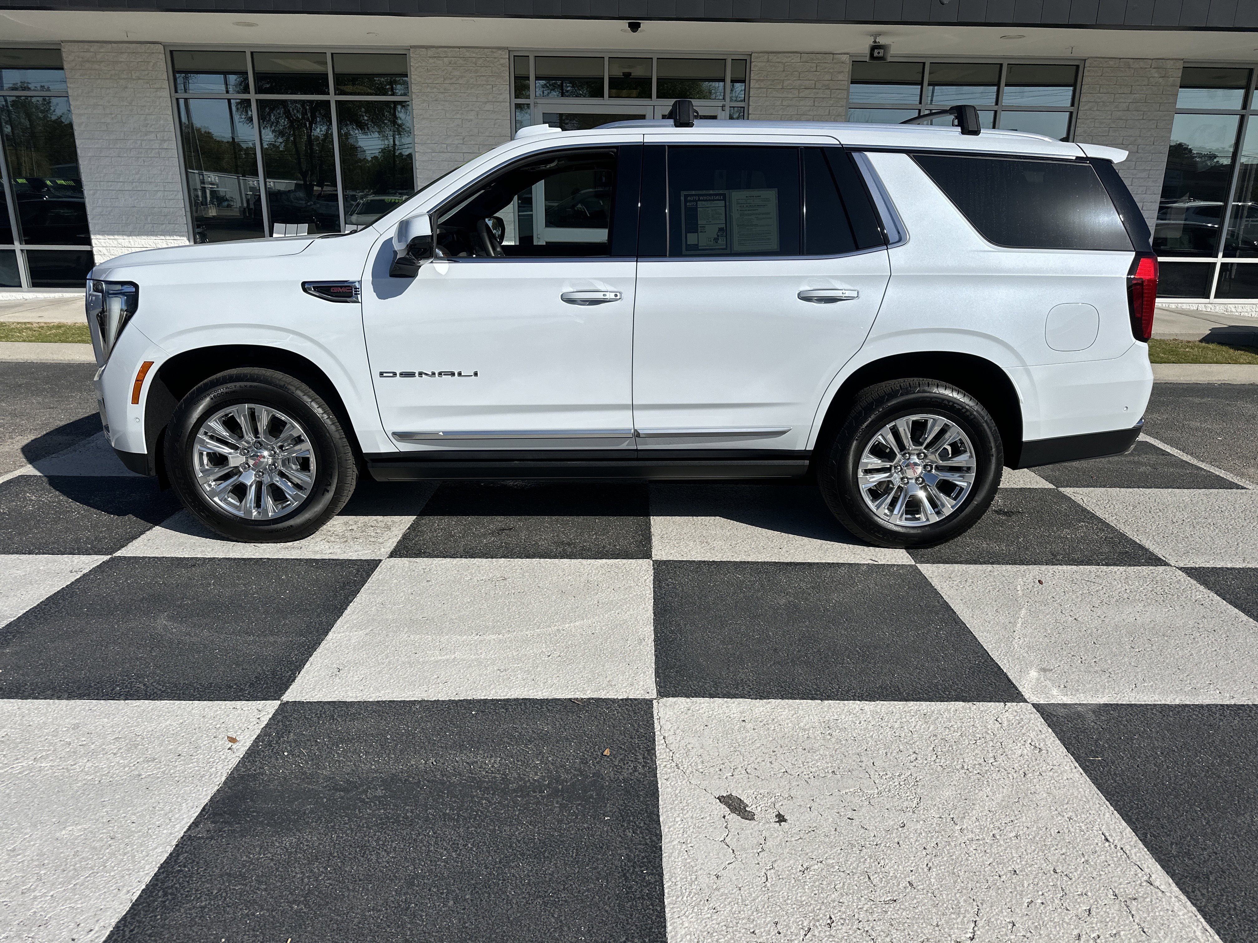 Used 2026 GMC Yukon Denali w/ Sun & Power Step Package image 1