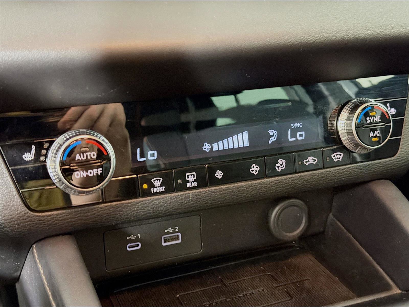 Used 2023 Mitsubishi Outlander SE image 16