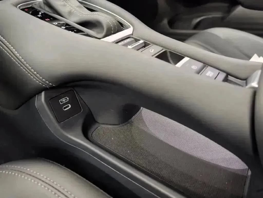 Used 2024 Honda HR-V EX-L image 80
