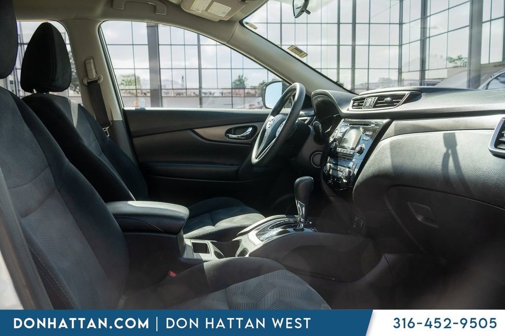 Used 2014 Nissan Rogue SV FWD image 22