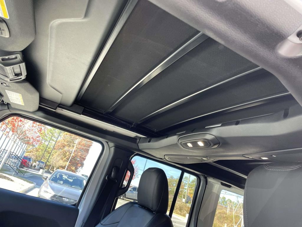 Used 2024 Jeep Wrangler High Altitude image 17