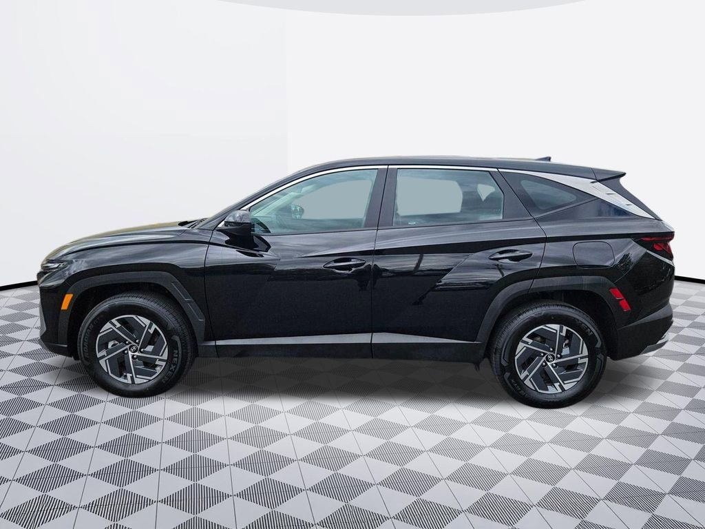 Used 2026 Hyundai Tucson Blue SE AWD/4WD image 3