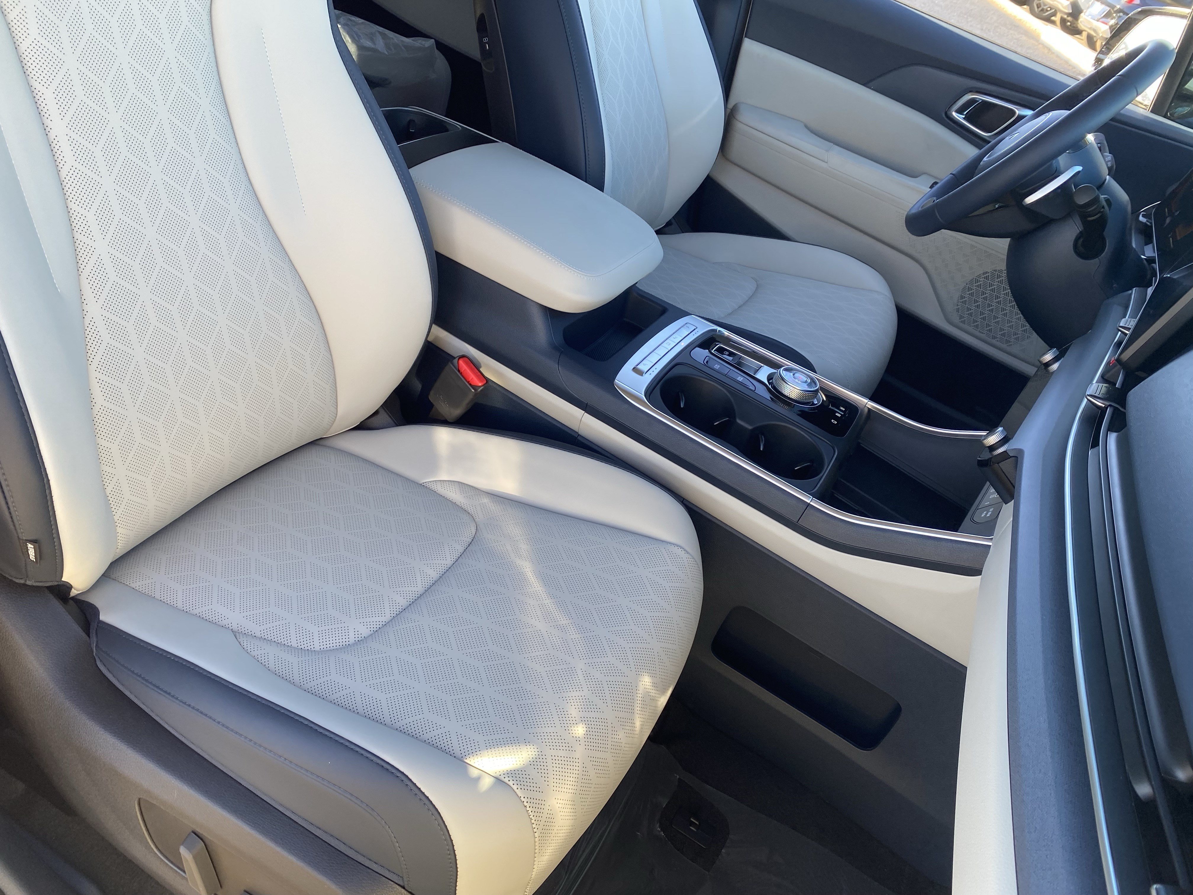 New 2026 Kia Carnival EX FWD image 8