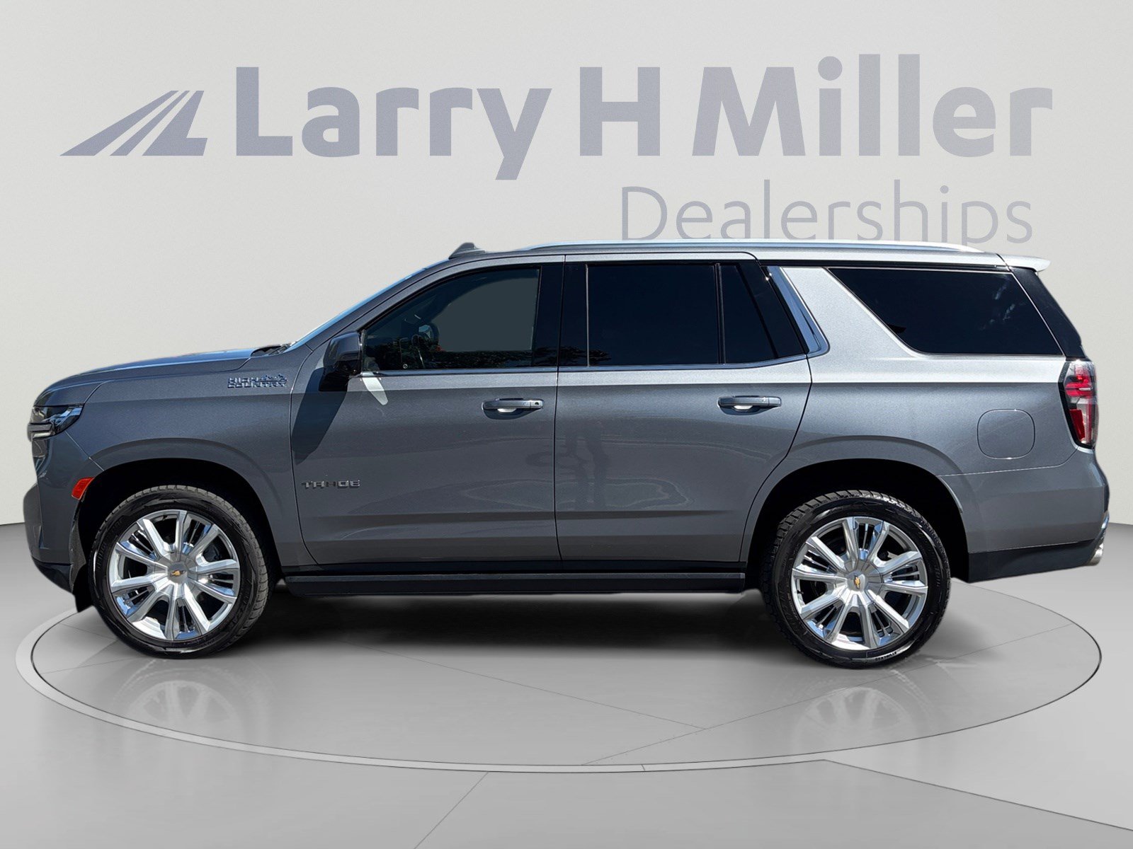 Used 2021 Chevrolet Tahoe High Country AWD/4WD image 2