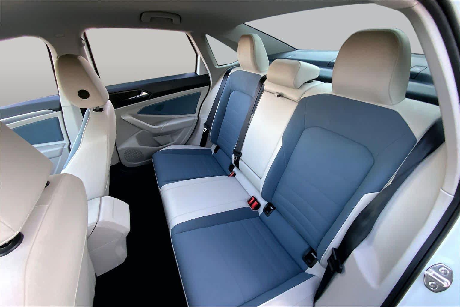 Used 2025 Volkswagen Jetta SE FWD image 20