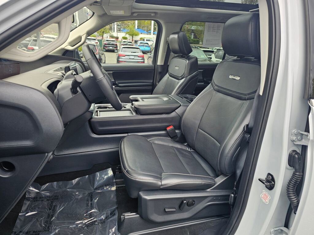 Used 2025 Ford Expedition Platinum AWD/4WD image 21