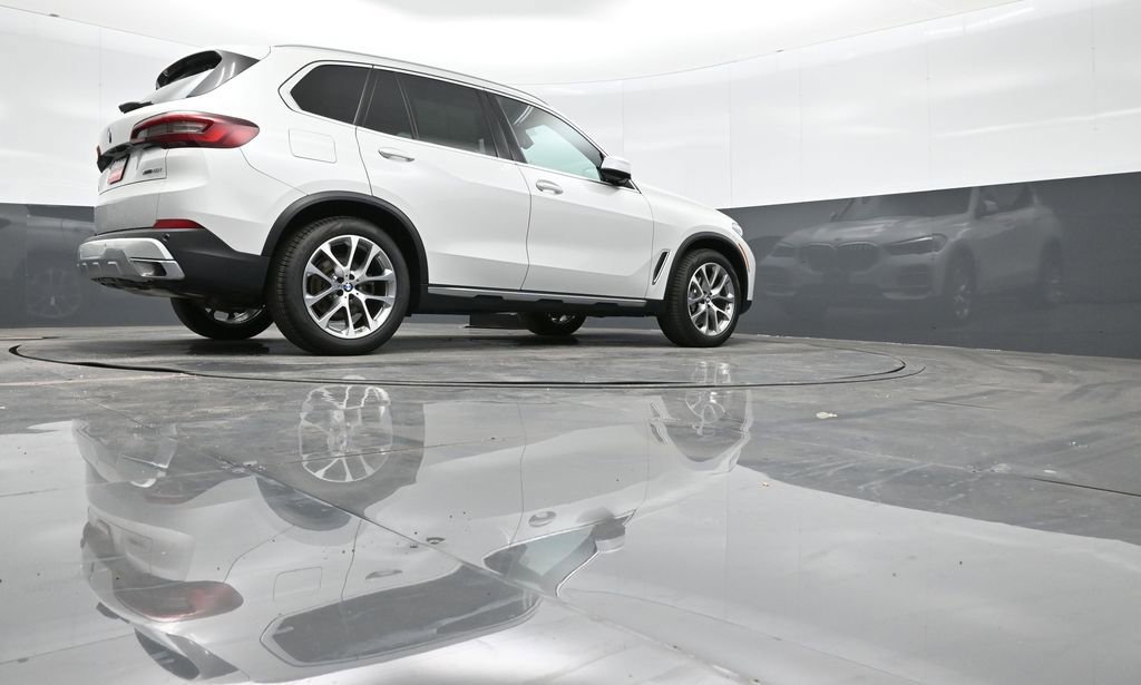 Used 2023 BMW X5 xDrive40i w/ Premium Package image 38