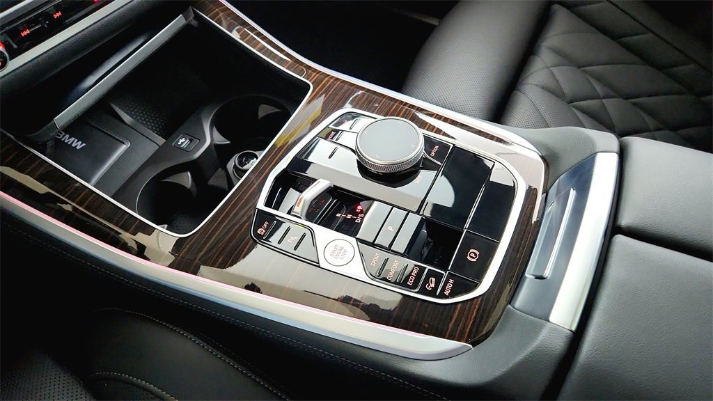 Used 2024 BMW X5 xDrive40i w/ Parking Assistance Package image 34