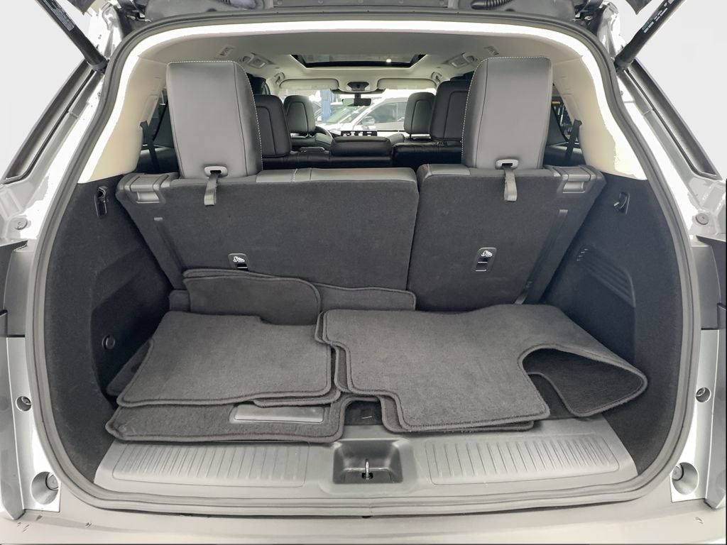 Used 2025 INFINITI QX60 Luxe FWD image 17
