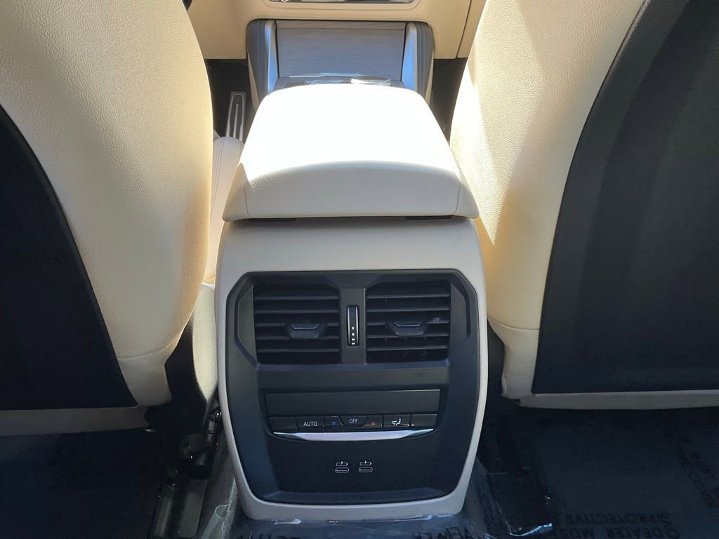 Used 2025 BMW i4 eDrive40 w/ M Sport Package image 35