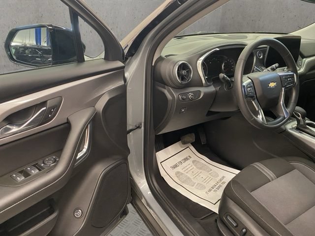 Used 2024 Chevrolet Blazer LT w/ Convenience Package FWD image 19