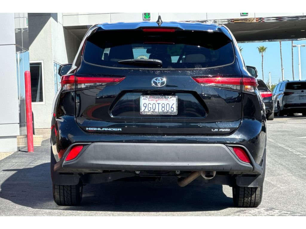 Certified 2023 Toyota Highlander LE image 5