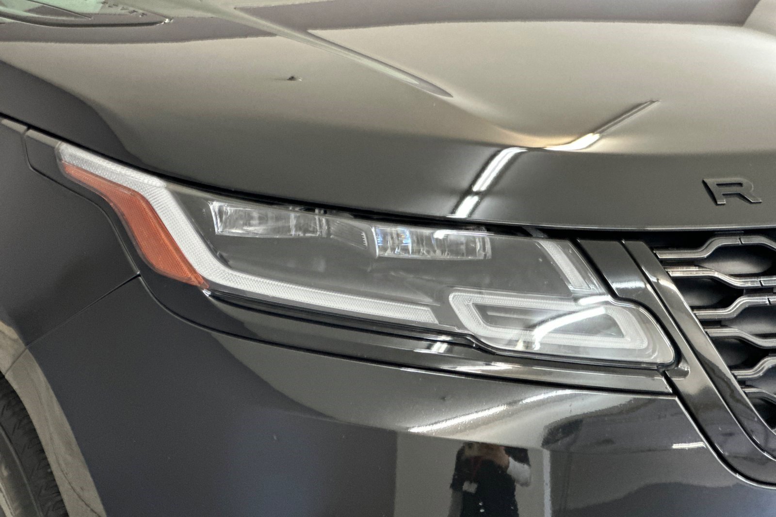 Used 2023 Land Rover Range Rover Velar R-Dynamic S image 11