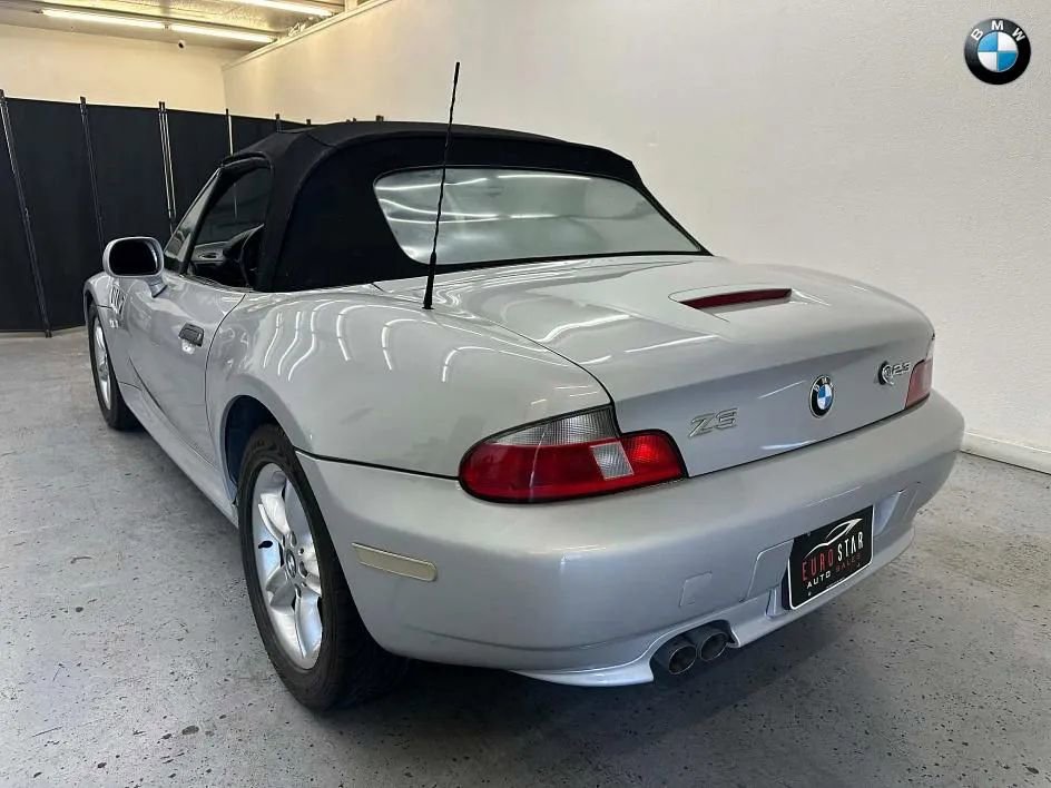 Used 2000 BMW Z3 2.5i image 6