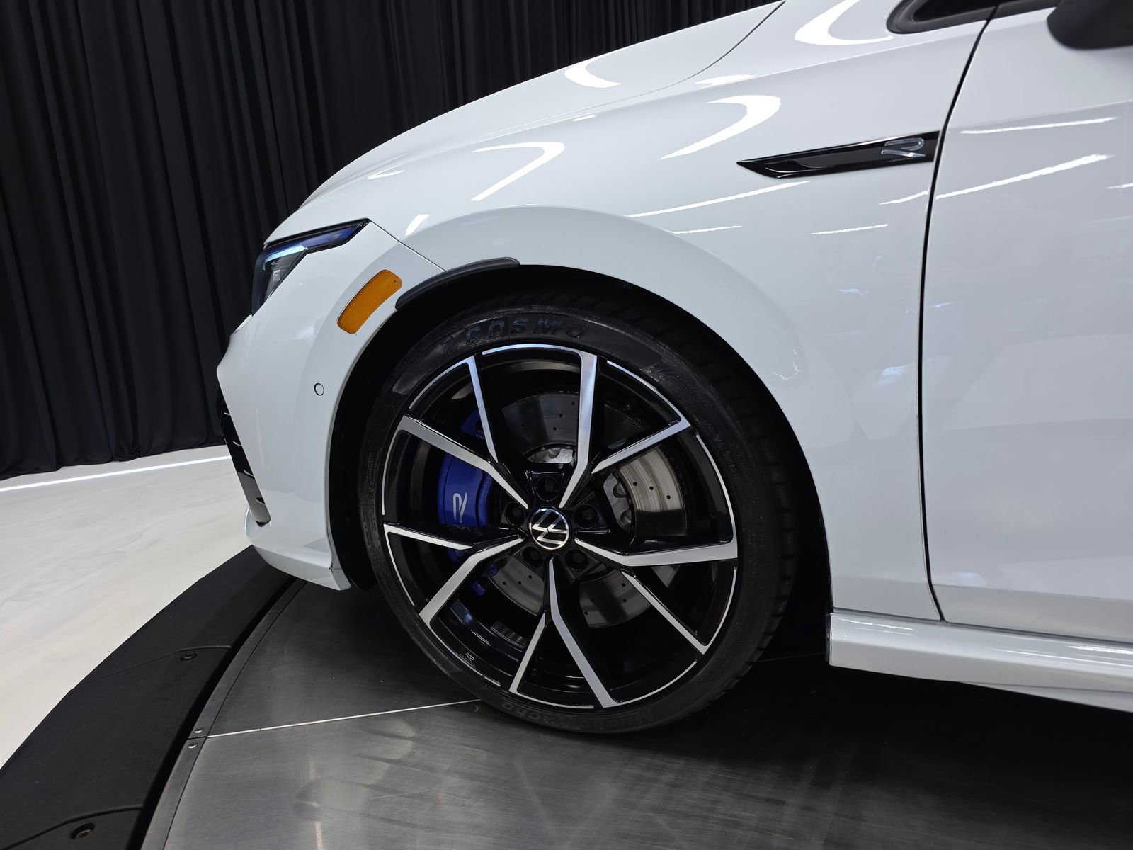 Used 2022 Volkswagen Golf R image 41