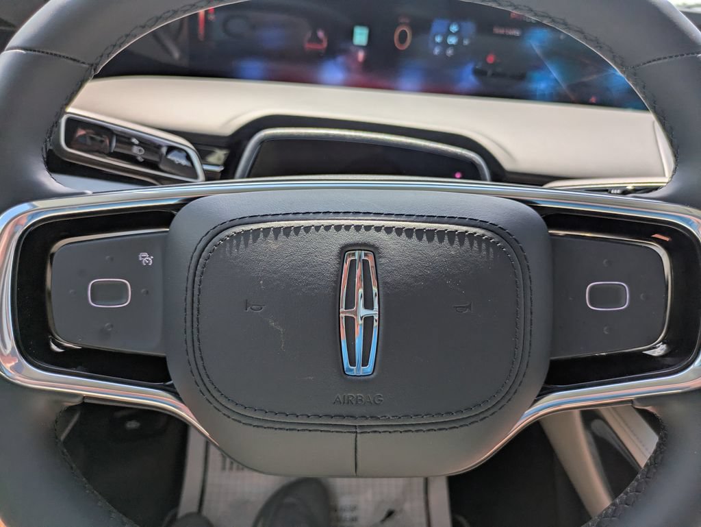 Used 2026 Lincoln Nautilus Reserve AWD/4WD image 13