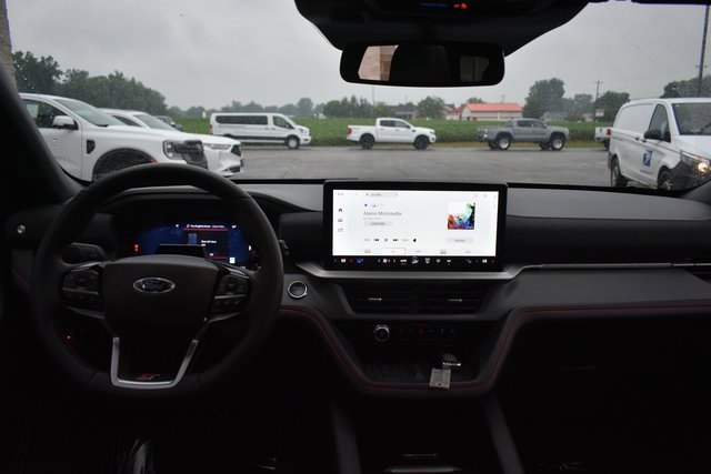 Used 2025 Ford Explorer ST image 41