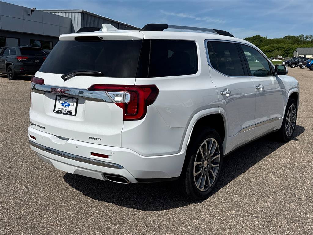 Used 2023 GMC Acadia Denali AWD/4WD image 4
