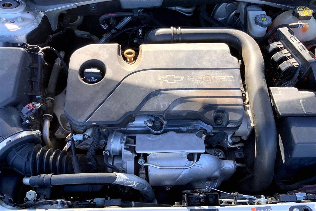 Used 2017 Chevrolet Malibu LT image 30