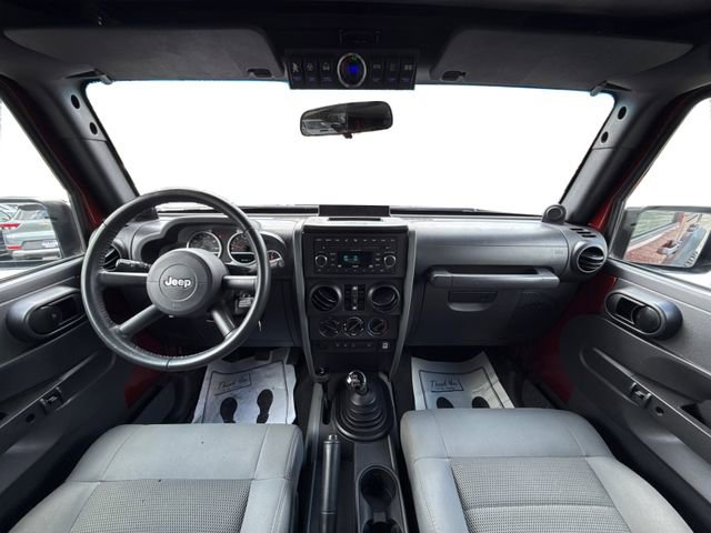 Used 2008 Jeep Wrangler Unlimited Rubicon w/ Dual Top Group AWD/4WD image 29