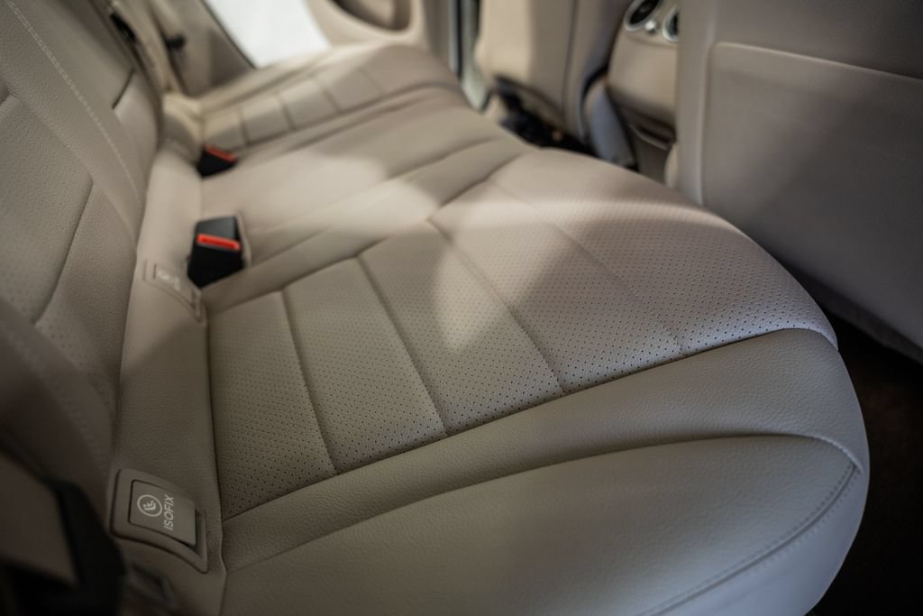 Used 2021 Mercedes-Benz GLC 300 4MATIC w/ Driver Assistance Package image 31