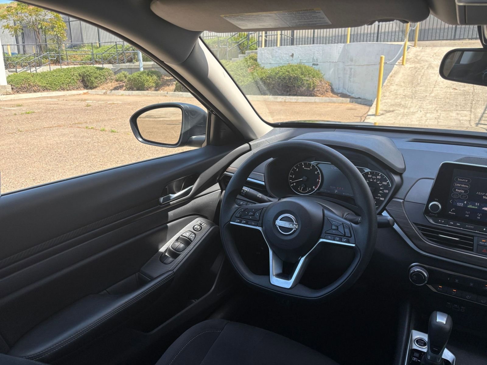 Used 2025 Nissan Altima 2.5 SV FWD image 34