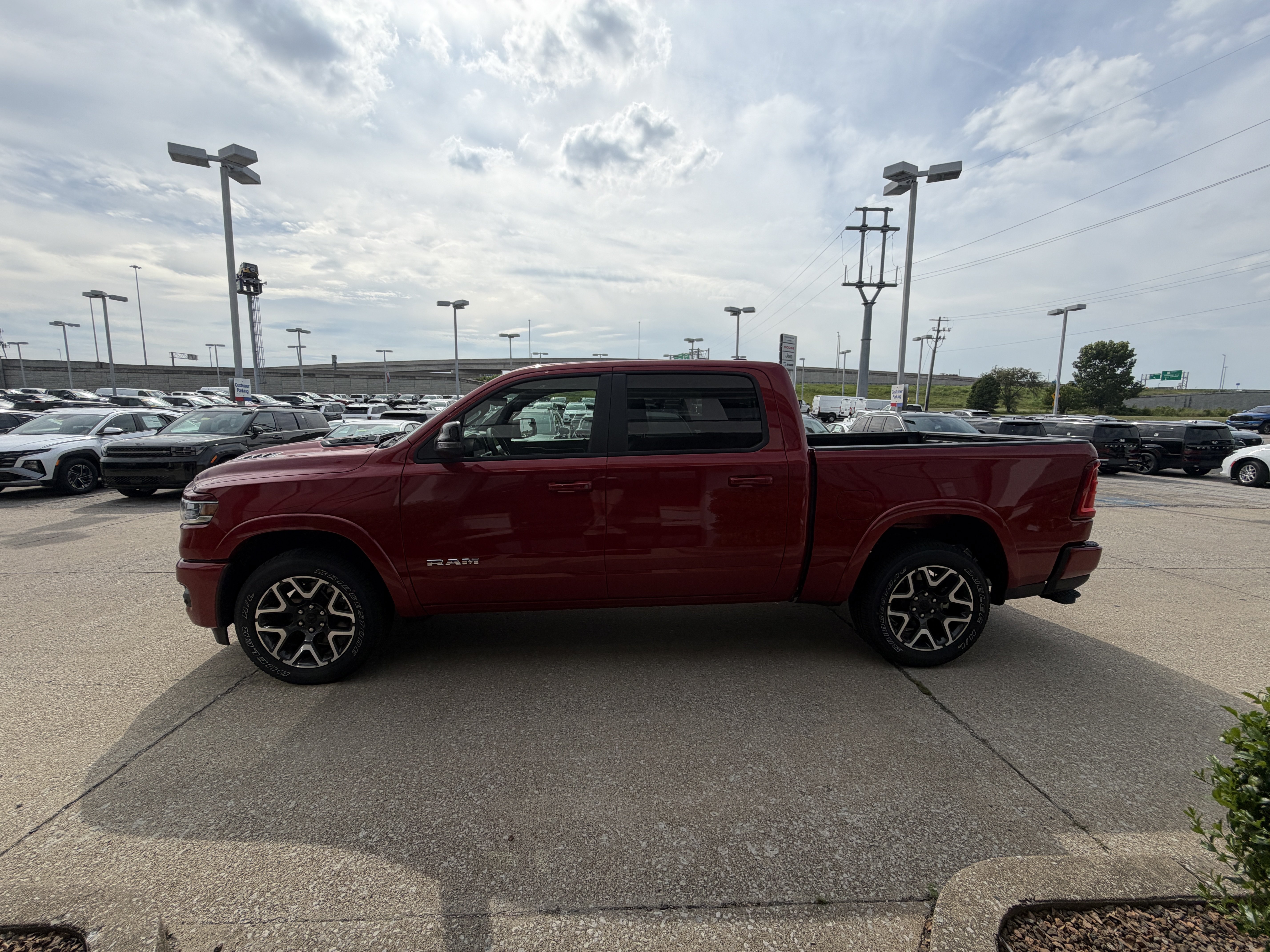 New 2026 RAM 1500 Laramie w/ Sport Appearance Package AWD/4WD image 15