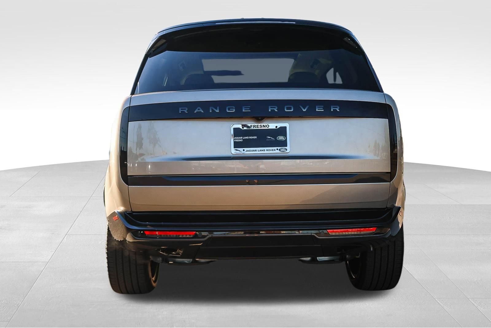 New 2026 Land Rover Range Rover Long Wheelbase SE image 6