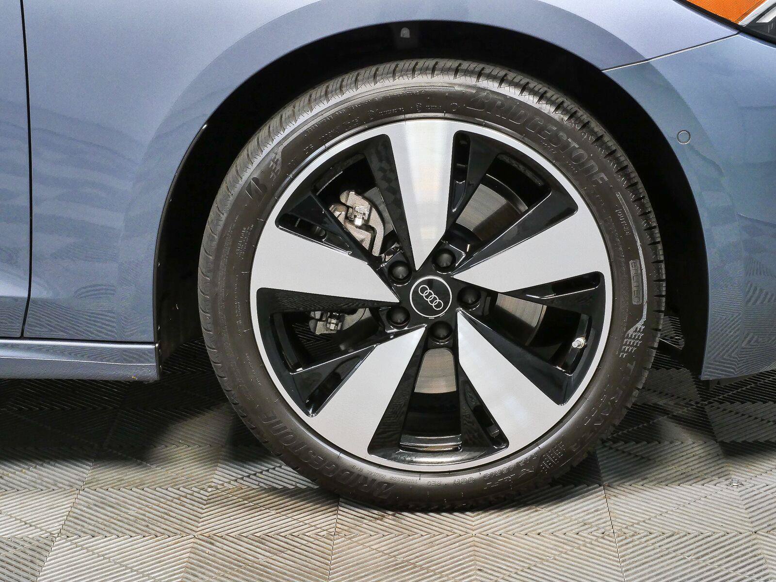 Used 2025 Audi A5 2.0T Prestige w/ 19" Wheel Package AWD/4WD image 39