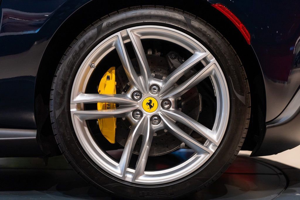 Certified 2024 Ferrari Roma Spider RWD image 15