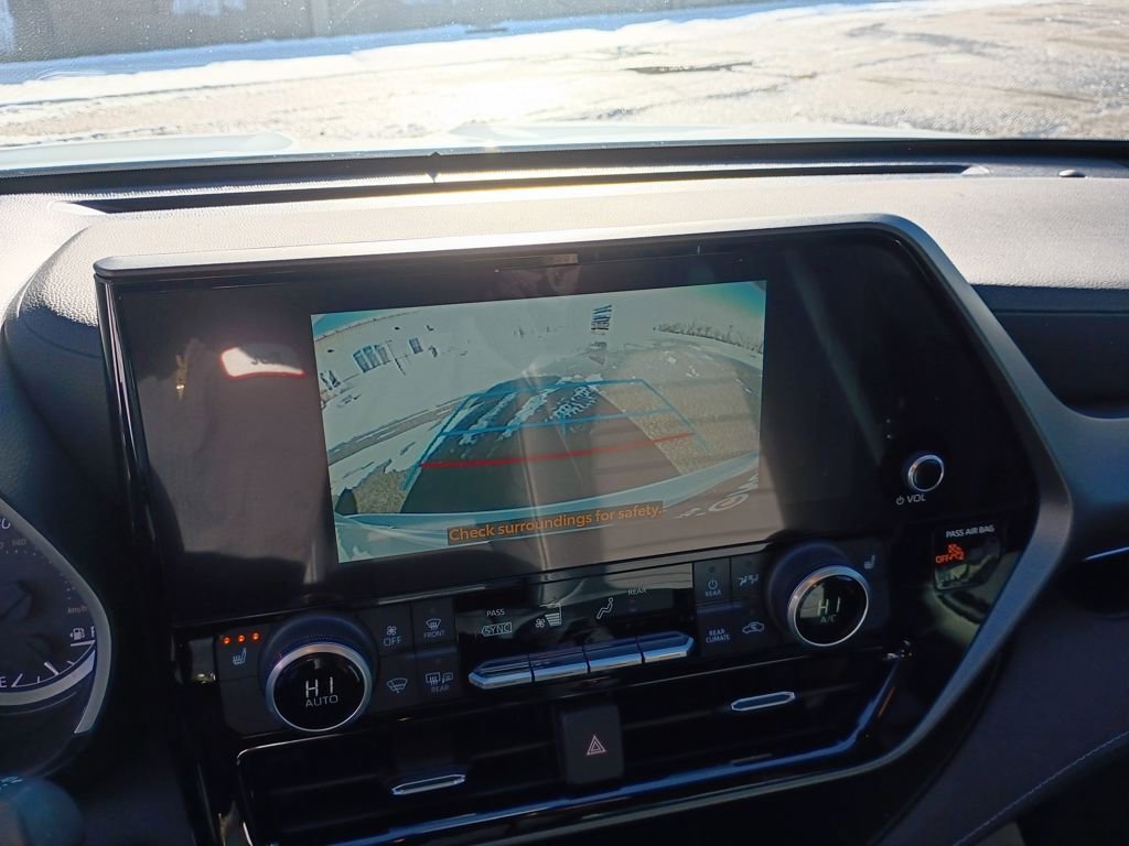 Used 2024 Toyota Highlander XLE image 29