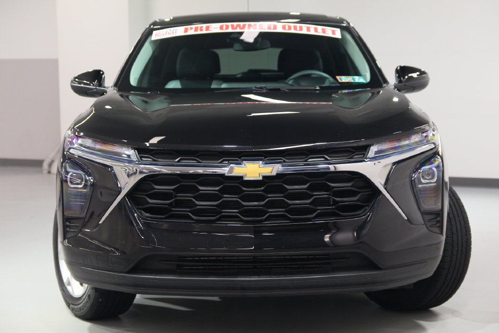 Used 2025 Chevrolet Trax LS w/ LS Convenience Package FWD image 8