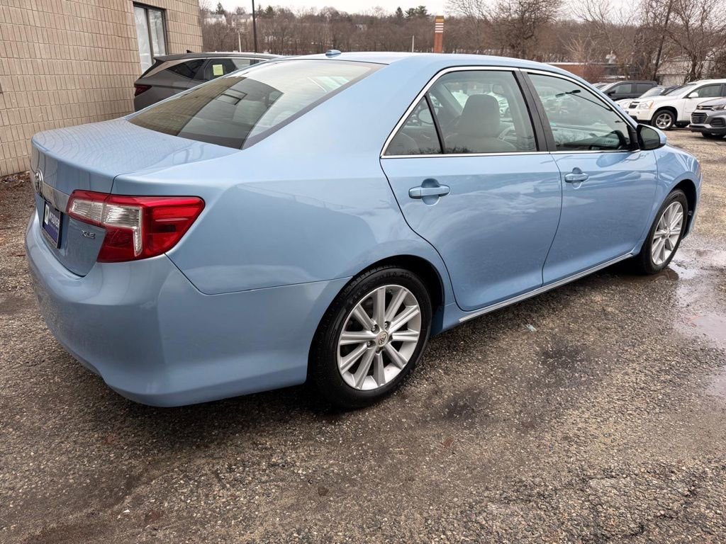 Used 2012 Toyota Camry XLE w/ Leather Pkg image 7