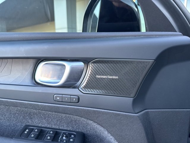 Certified 2023 Volvo C40 P8 Recharge Ultimate image 8