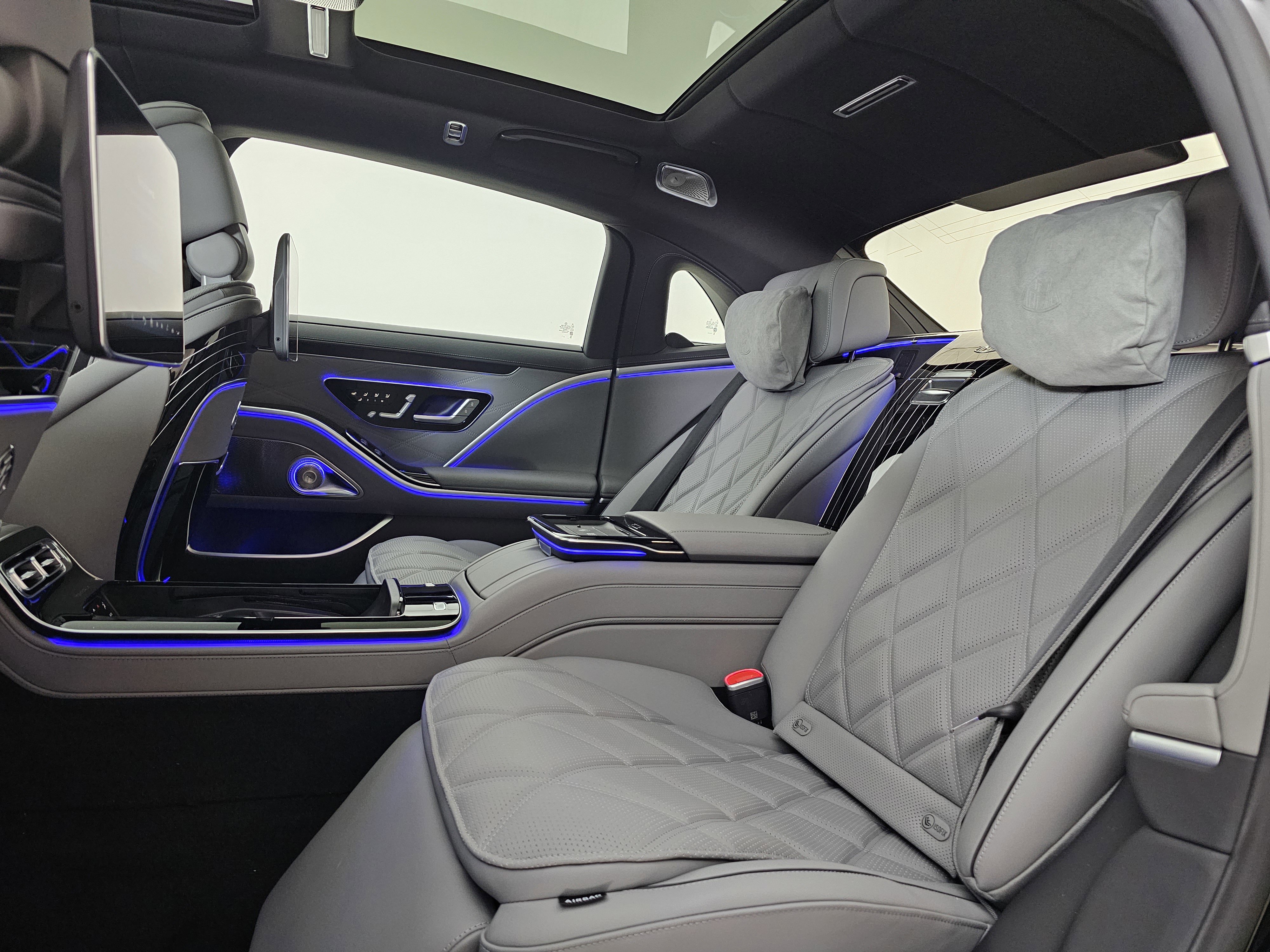 New 2026 Mercedes-Benz Maybach S 680 4MATIC image 24