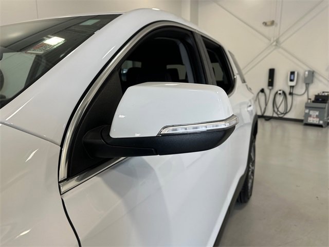 Certified 2023 GMC Acadia SLE image 12