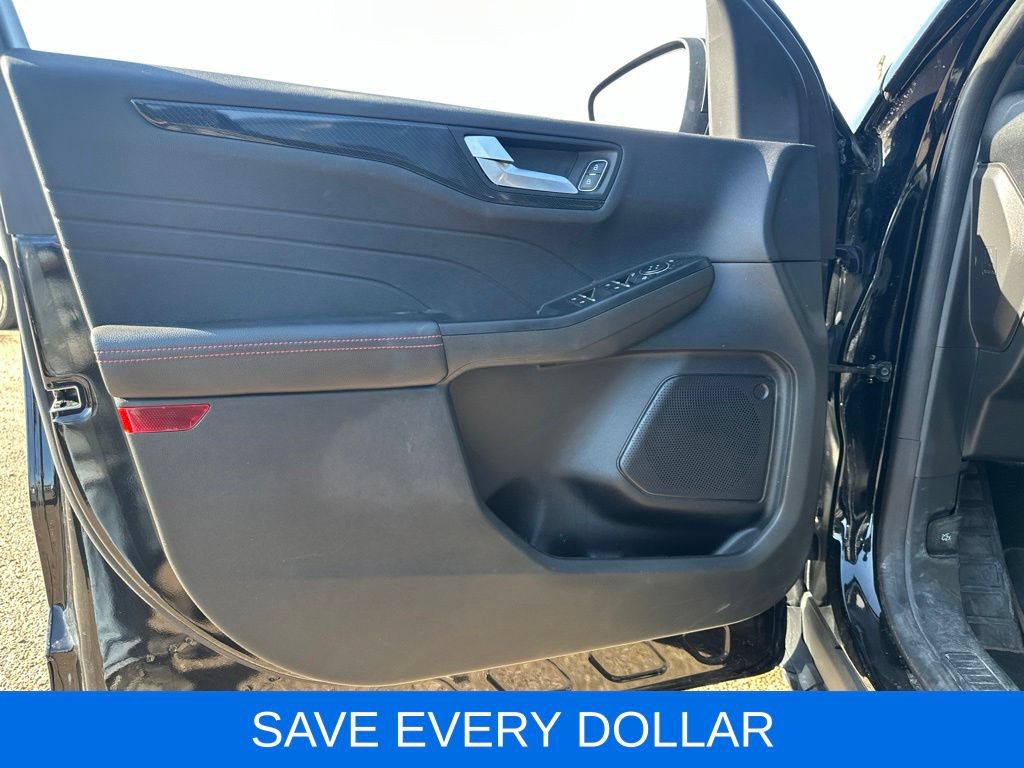 Used 2023 Ford Escape ST-Line w/ Tech Pack #1 FWD image 7