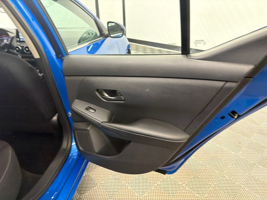 Used 2025 Nissan Sentra SV FWD image 16
