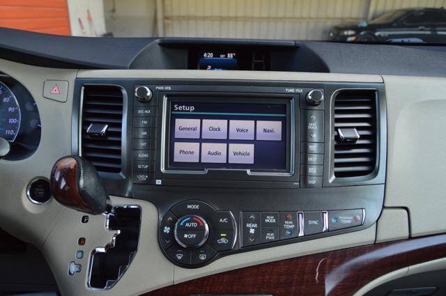 Used 2011 Toyota Sienna XLE w/ XLE Navigation Pkg FWD image 24