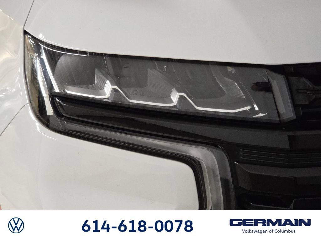 Used 2023 Chevrolet Suburban Z71 w/ Luxury Package AWD/4WD image 19