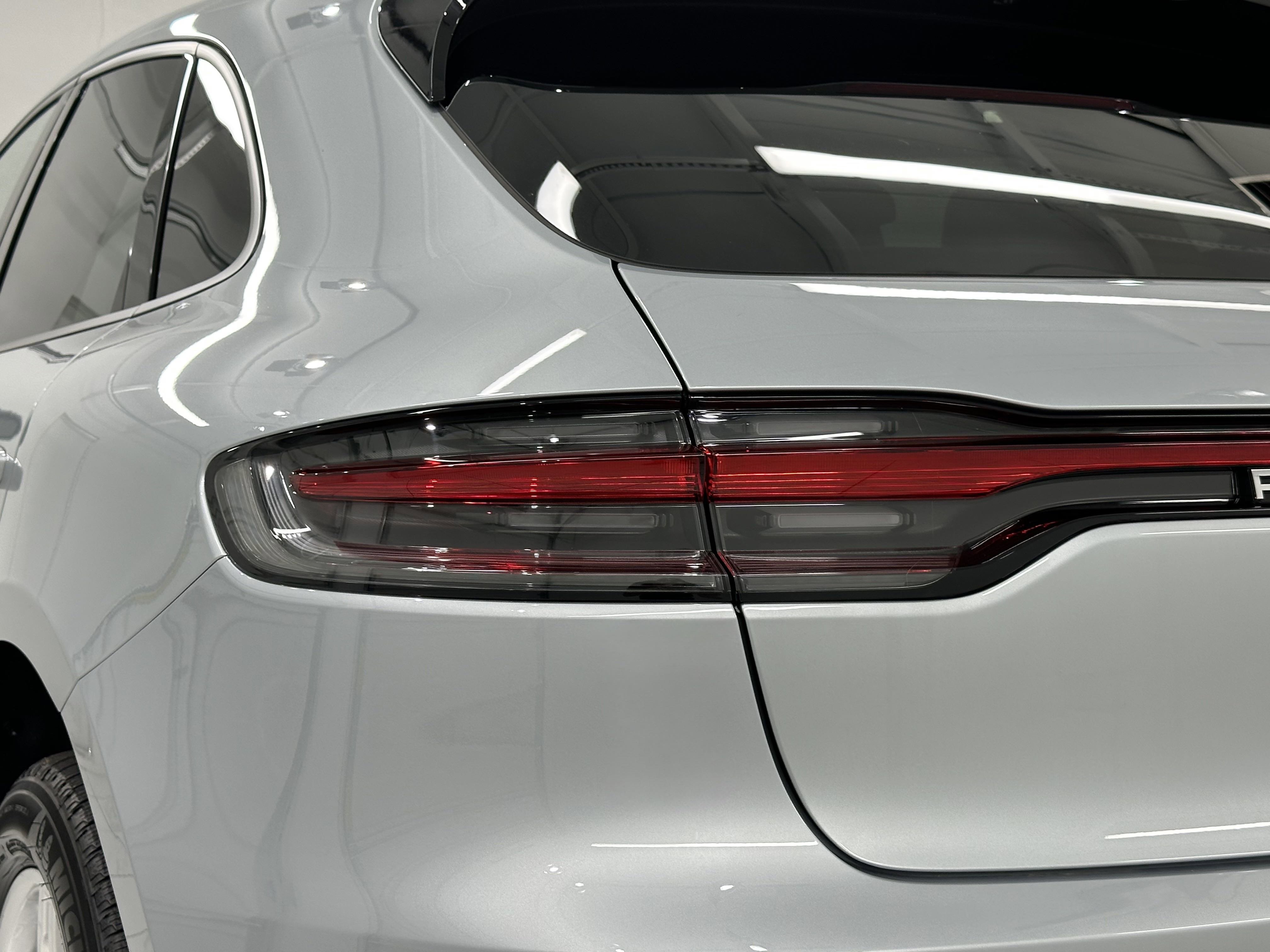 Certified 2025 Porsche Macan image 18