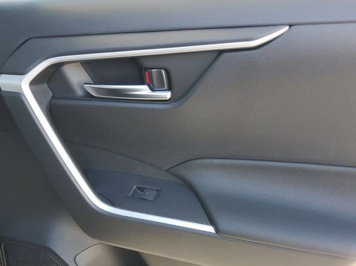 New 2025 Toyota RAV4 XLE image 30