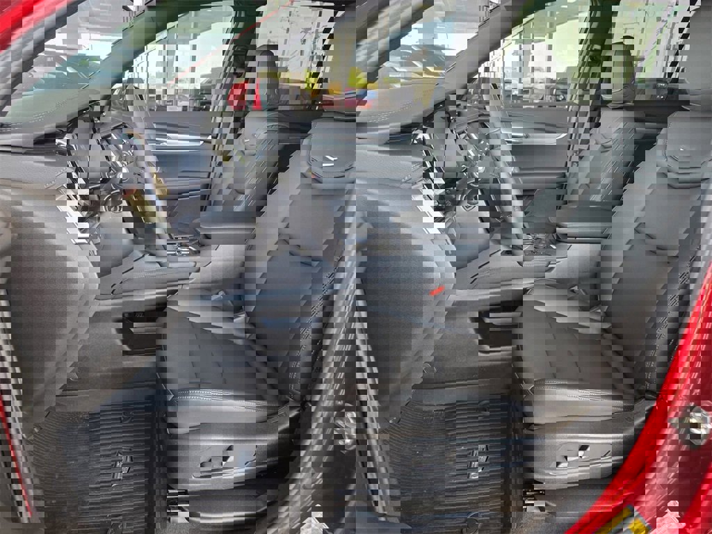 New 2025 Cadillac XT6 Luxury image 9